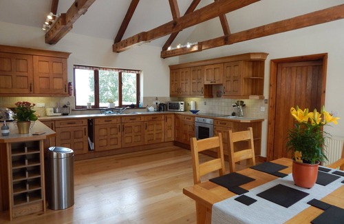 Golant House | Stunning quality barn conversion, heated swimming pool, hot tub