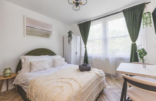 Highbury Apartment | Stunning serviced apartments GREAT location - perfect for Corporate,Contractors and Leisure Clients