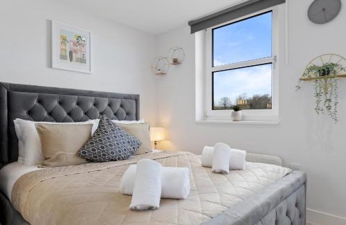 Penge Apartment | Stunning Serviced Room Crystal Palace London SE20