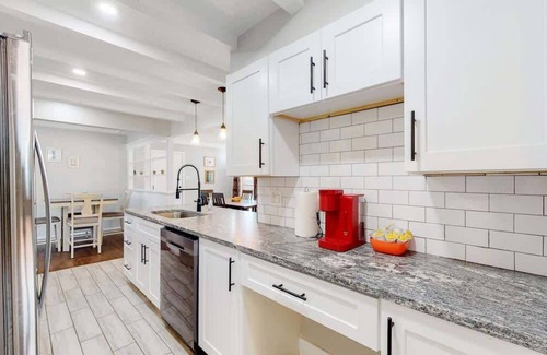 Southeast House | Stunning Upper Home with King Beds & Yard