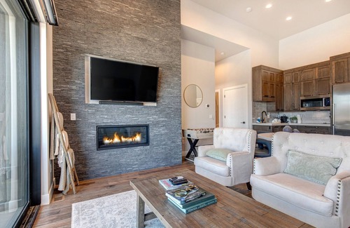 Hideout House | Stunning View, Family Fun and Steps from Deer Valleys New East Village