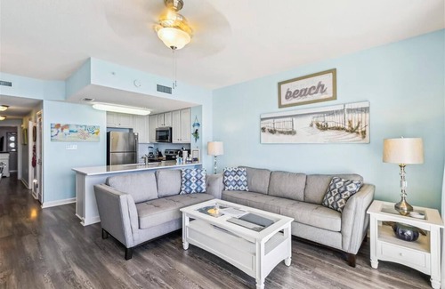 Lower Grand Lagoon Condo | Stunning View had a cancellation open for Lobster Fest free beach service book