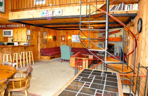 Warren House | Stunning Views, Exquisite 6 BR Sugarbush Escape, 1 Minute to ski