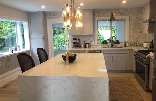 West Vancouver House | Stunning Views in West Vancouver w/Pool + Hot Tub close to Downtown Vancouver