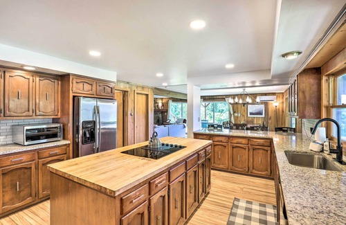 Burnsville Cabin | Stunning Views: Mountaintop Cabin in Burnsville!