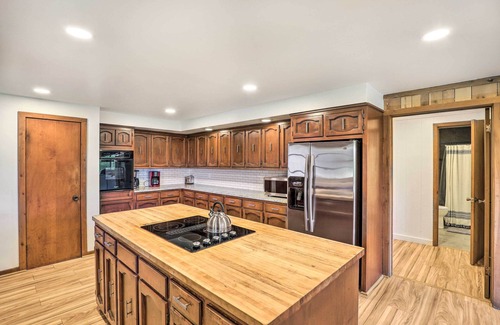 Burnsville Cabin | Stunning Views: Mountaintop Cabin in Burnsville!