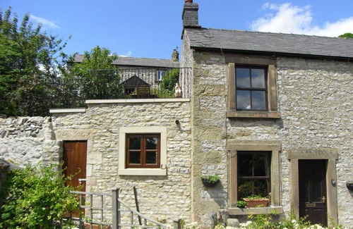 Youlgreave Cottage | Stunning views. Wifi. Pets welcome. Five star rating on Trip Advisor