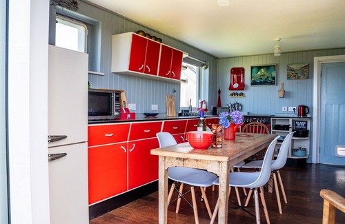 Pendeen House | Stunning villa for 6 people with WIFI, TV and pets allowed