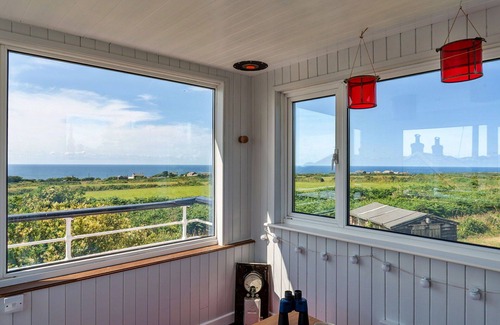 Pendeen House | Stunning villa for 2 people with WIFI, terrace and pets allowed