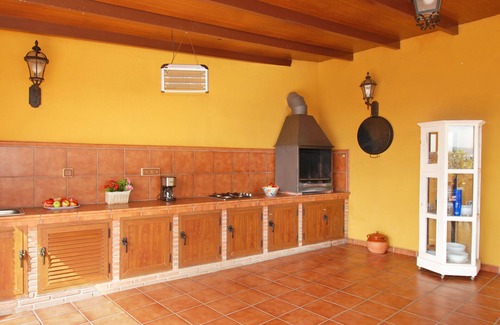 Benamocarra Villa | STUNNING VILLA 8P-AIRCO-15 KM FROM BEACH-POOL-SUMMERKITCHEN-VIEWS-PETS-PRIVACY
