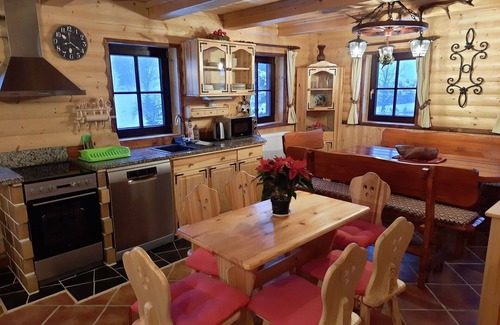 Korenov Villa | Stunning villa for 10 people with hot tub, WIFI and TV