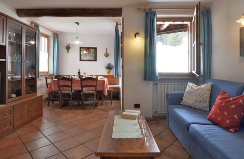 Soraga Villa | Stunning villa for 10 people with WIFI, TV and parking