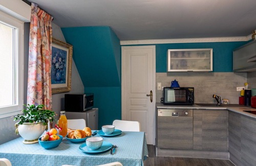 Locquirec House | Stunning villa for 3 guests with WIFI, TV, patio and pets allowed