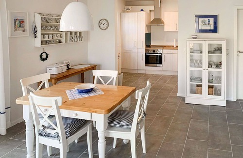 Ditzum House | Stunning villa for 4 people with WIFI, TV and terrace