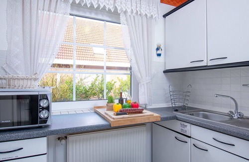 Norddeich House | Stunning villa for 6 guests with WIFI, TV and terrace