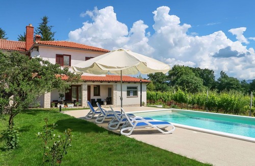 Becici House | Stunning villa for 6 people with private pool, A/C, WIFI, TV, terrace and pets allowed