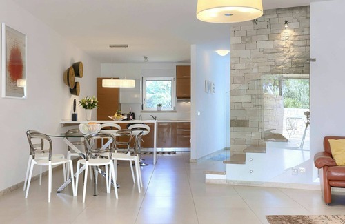 Krizine House | Stunning villa for 6 people with A/C, WIFI, private pool, TV, terrace and pets allowed