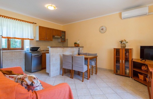 Vinez House | Stunning villa for 8 people with WIFI, private pool, A/C, TV and terrace