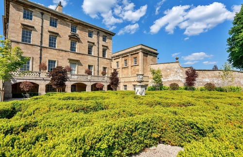 Hickleton House | Stunning villa for 9 people with WIFI, TV, terrace and pets allowed