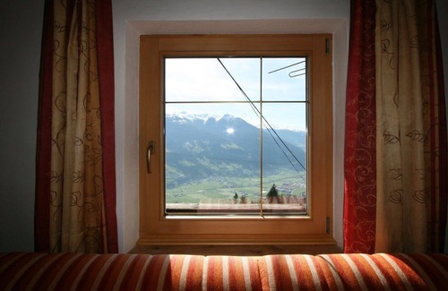 Fuegenberg Villa | Stunning villa for 4 guests with TV, patio and pets allowed