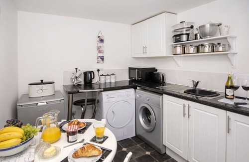 Gardenstown House | Stunning villa for 4 guests with WIFI, TV and pets allowed