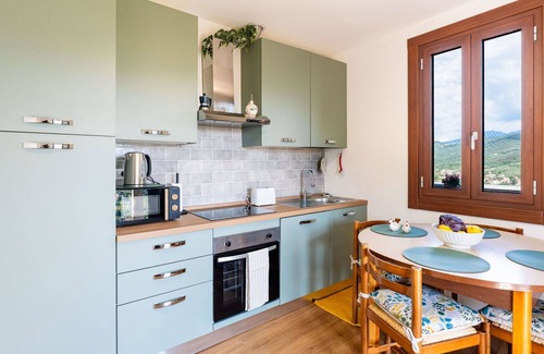 Garlenda House | Stunning villa for 4 guests with A/C, terrace and pets allowed