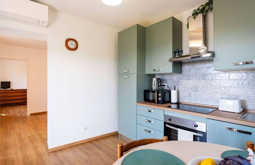 Garlenda House | Stunning villa for 4 guests with A/C, terrace and pets allowed