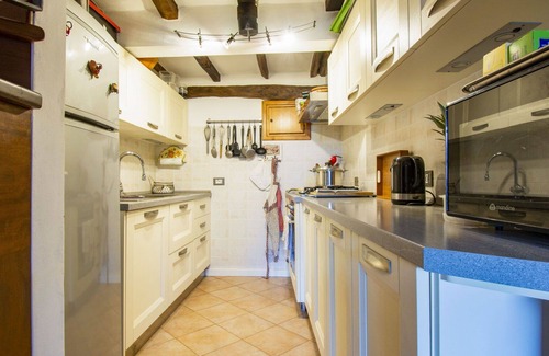 Casoli House | Stunning villa for 6 people with WIFI, private pool, TV, terrace and pets allowed