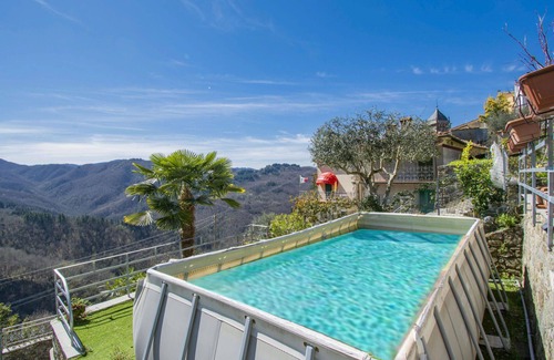 Casoli House | Stunning villa for 6 people with WIFI, private pool, TV, terrace and pets allowed