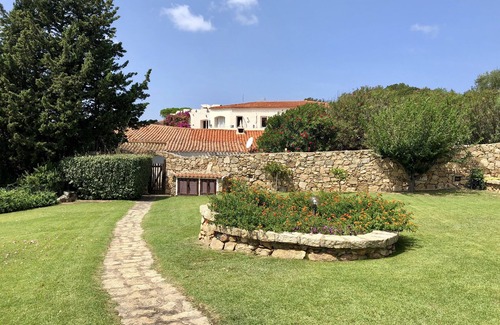 Baja Sardinia House | Stunning villa just steps from the beach