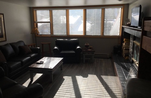 Mountain House Condo | Stunning Walk To Lifts 2 Bathrooms Large Studio! nSTR License:STR20-00124