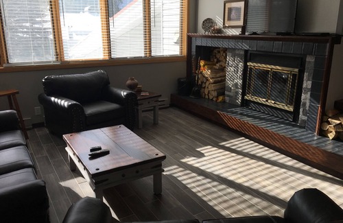 Mountain House Condo | Stunning Walk To Lifts 2 Bathrooms Large Studio! nSTR License:STR20-00124