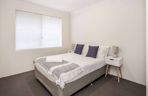 Yanchep House | Stunningly designed and decorated family home. Free WIFI & Nespresso Coffee