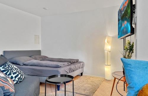 Lehen Apartment | Stuttgarter Apt mit Terrasse für 4 Pers