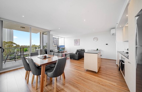City West Apartment | Stylish 1-Bed Flat with Pool, BBQ & Sauna Access