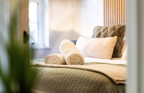 Stoney Middleton Apartment | Stylish 1 bedroom 1st floor apartment in the historic village of Stoney Middleton