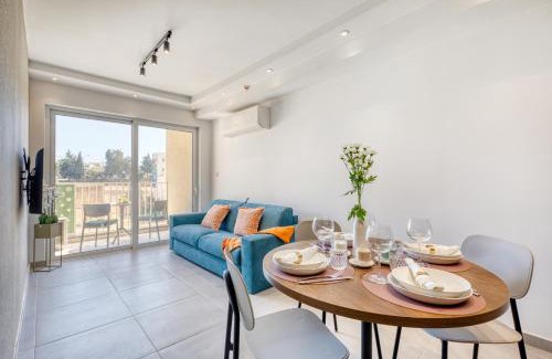 Mgarr Apartment | Stylish 1 Bedroom Central St Julians Sleeps 4