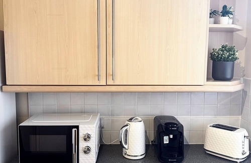Birmingham City Centre Apartment | Stylish 1-BR Apartment: Perfect for 4