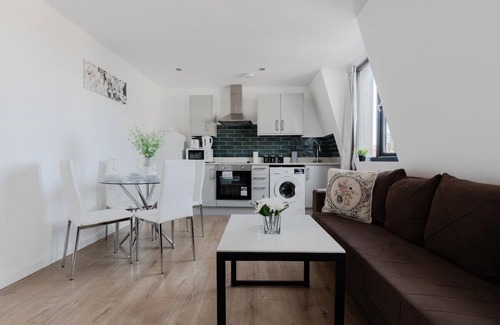 West Ealing Apartment | Stylish 1BDR in West Ealing – Ideal Location!