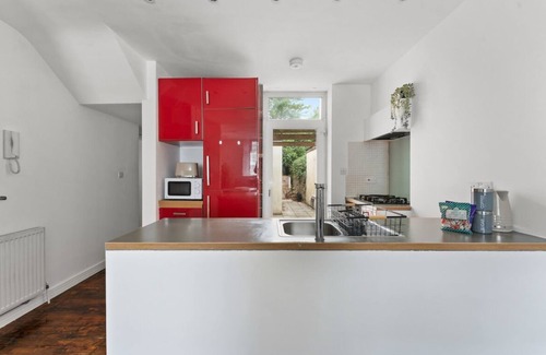 Adamsdown Apartment | Stylish 1BR City Centre Garden Netflix