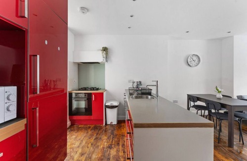 Adamsdown Apartment | Stylish 1BR City Centre Garden Netflix