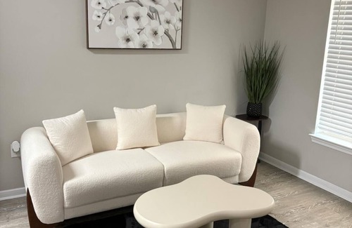 Egypt Apartment | Stylish 1BR in Magnolia Easy Access to Woodlands