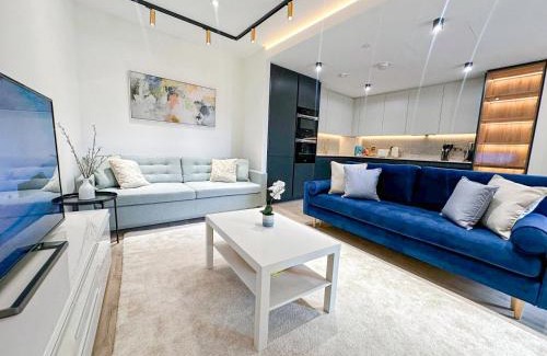 Bunhill Apartment | Stylish 2-Bed Flat with Private Balcony & Lift near Farringdon, Clerkenwell, Shoreditch, Hoxton