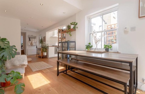 Clissold Apartment | Stylish 2-Bedroom Apartment - Stoke Newington