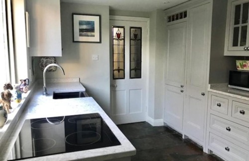 Glasnevin House | Stylish 2 Bedroom Cottage Near Botanical Gardens
