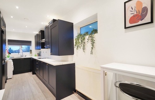 Cavendish Apartment | Stylish 2-Bedroom Flat in Prime London Location