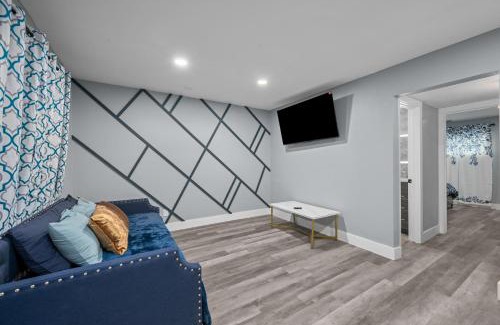Houston Heights Apartment | Stylish 2-BR Getaway in Heights with Pool