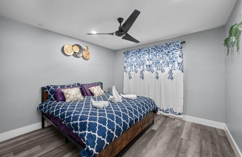 Houston Heights Apartment | Stylish 2-BR Getaway in Heights with Pool