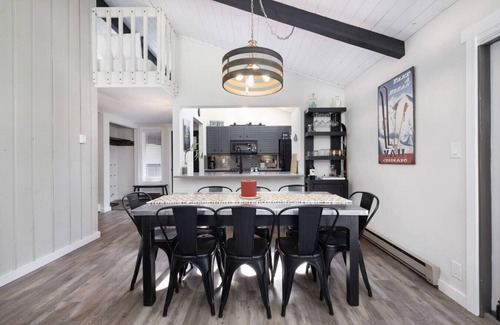 Vail House | Stylish 2BD Mtn Views, Hot Tub, Walk to Shuttle