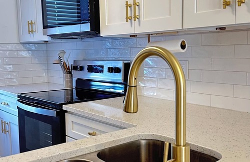 Southside House | Stylish 2BR/2.5BA Townhouse